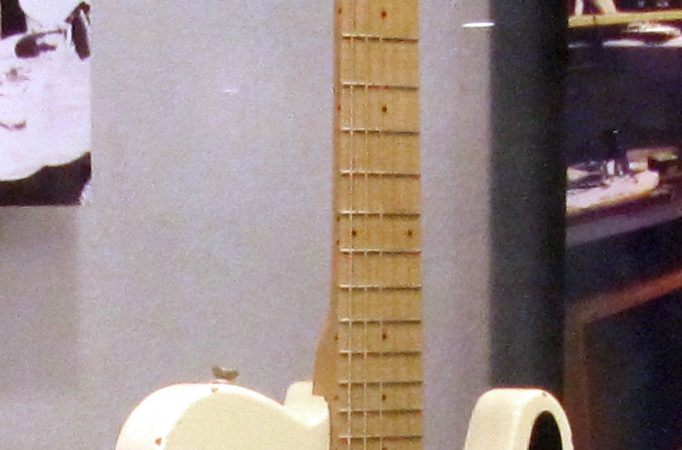 Fender發表第一把量產實心電吉他