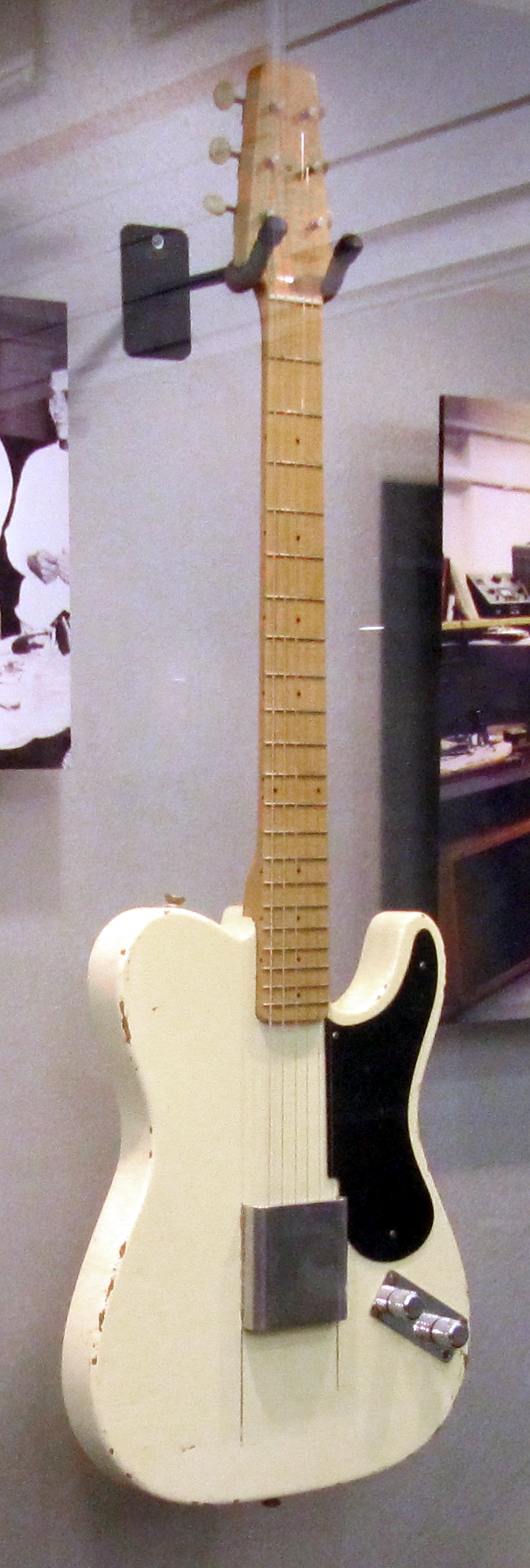 Fender Introduces the First Mass-Produced Solid-Body Electric Guitar